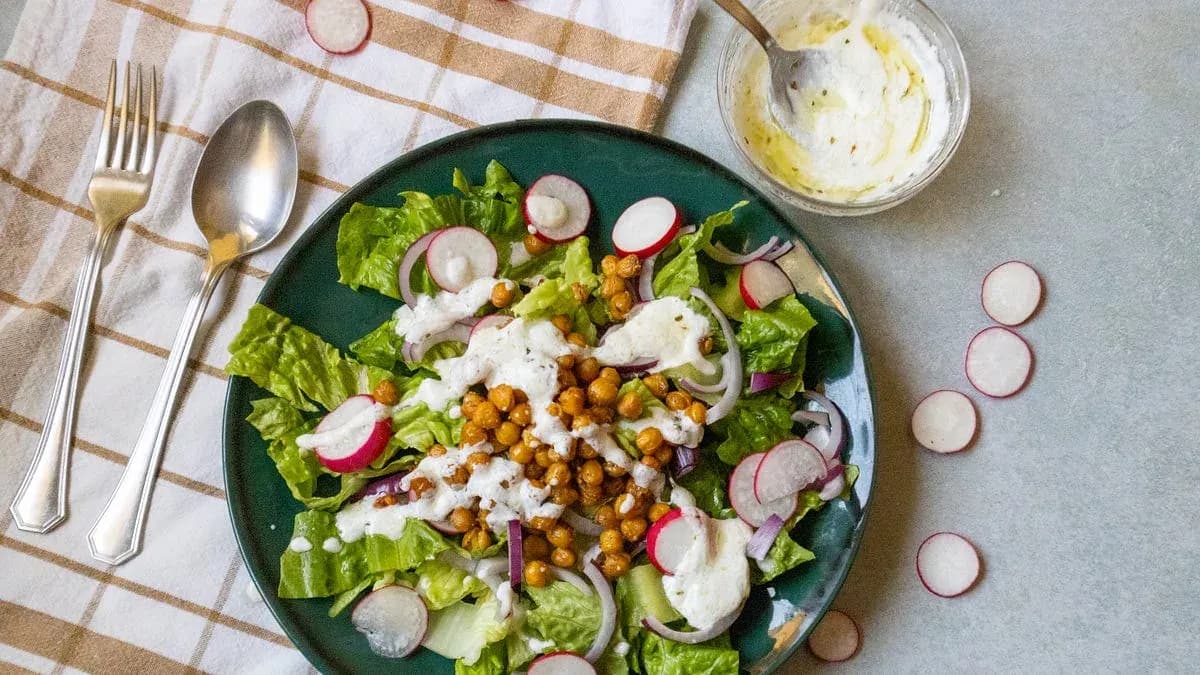 Ensalada de garbanzos crujientes 🥗