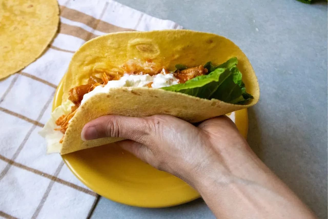 Tinga de pollo con chipotle y crema agria🌮🌶️